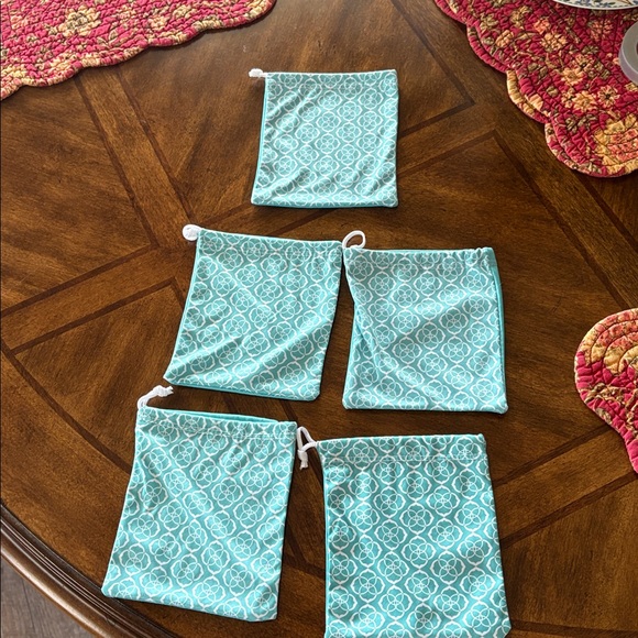 Kendra Scott Aqua Jewelry Pouches Set - Picture 4 of 4